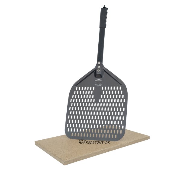 Pizzakit: Fredstone pizzasten 44,5 x 30,5 x 1,6 cm. og Fredstone pizzaspade.